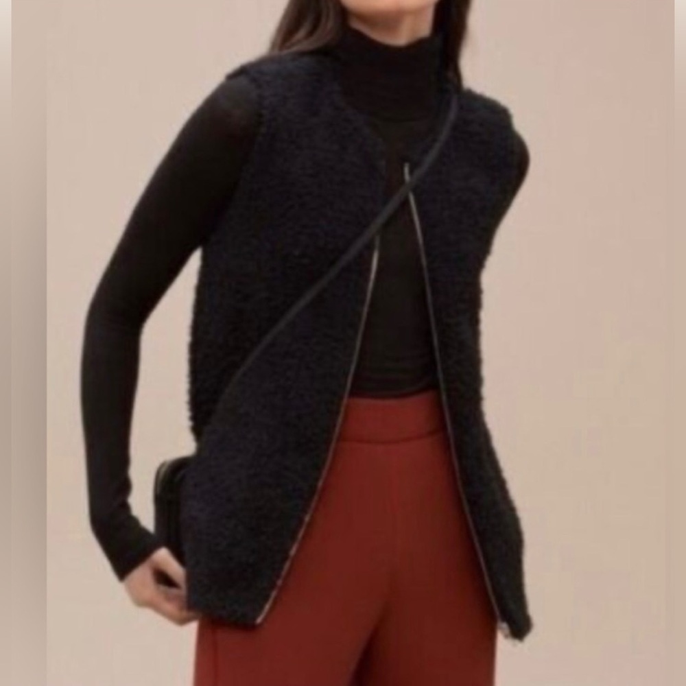 Aritzia Wilfred Black Sherpa Teddy Vest | Size XS